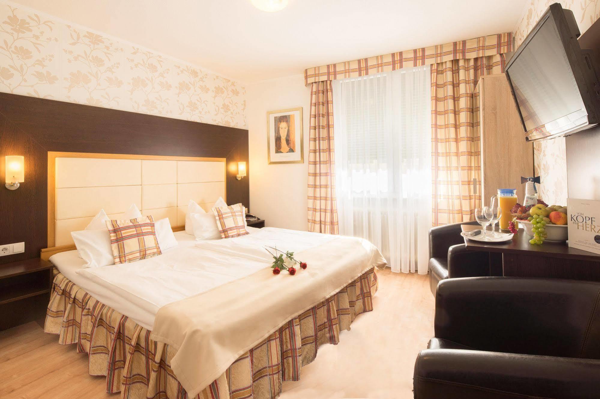 Central Boutique Hotel باد ميرغنثيم المظهر الخارجي الصورة