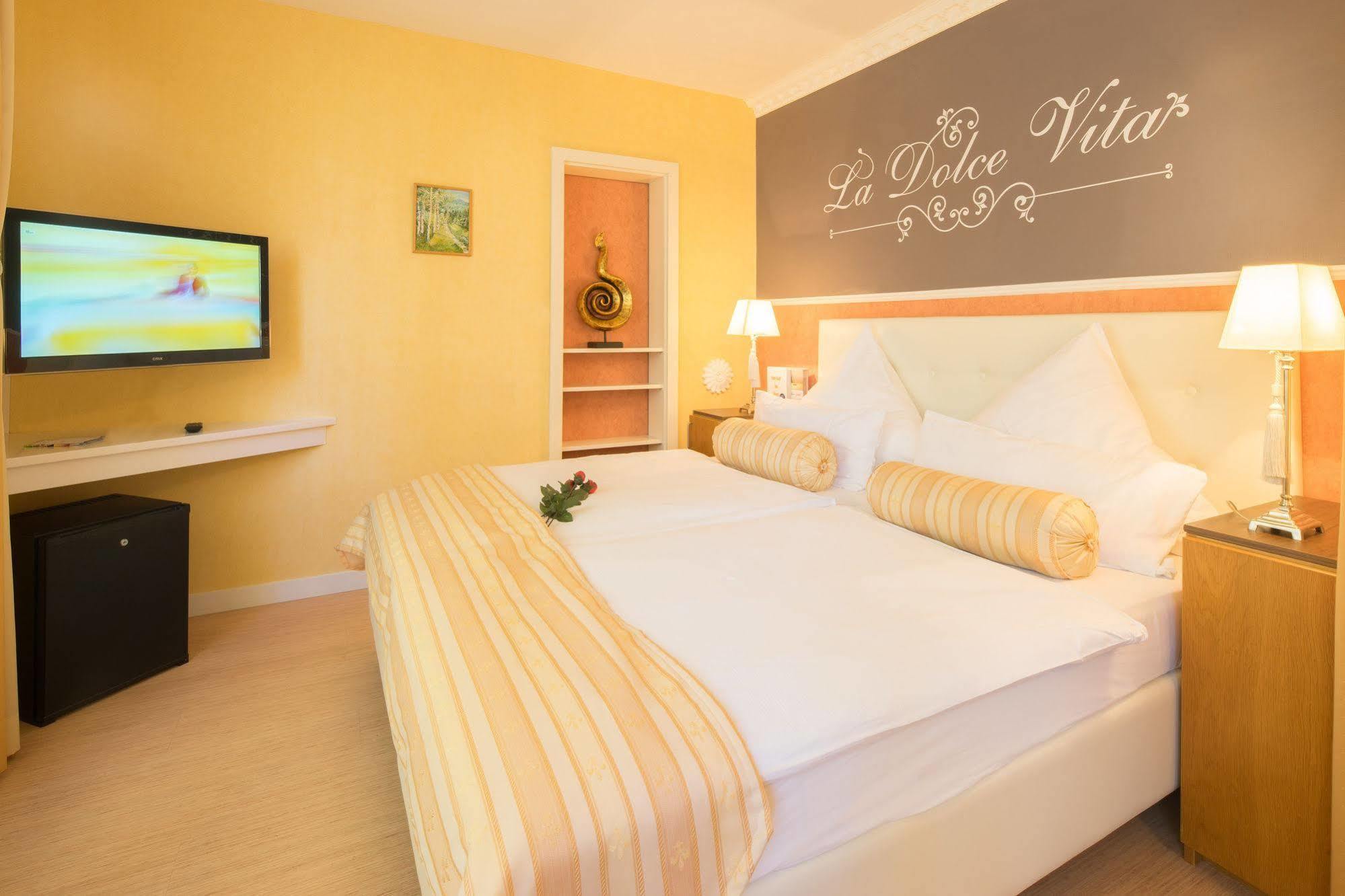Central Boutique Hotel باد ميرغنثيم المظهر الخارجي الصورة